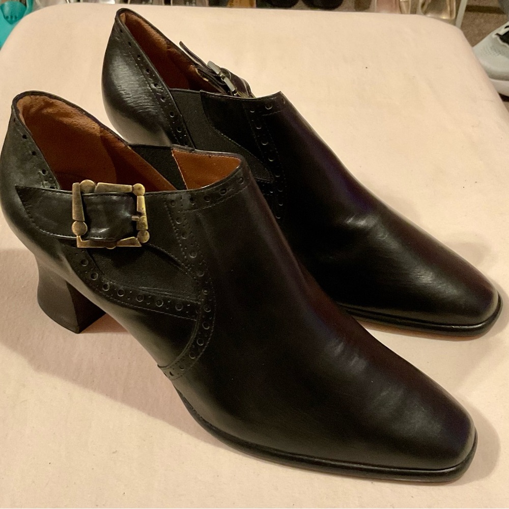 Roslyn Vintage Black Leather Ankle Booties Size 40/US 9